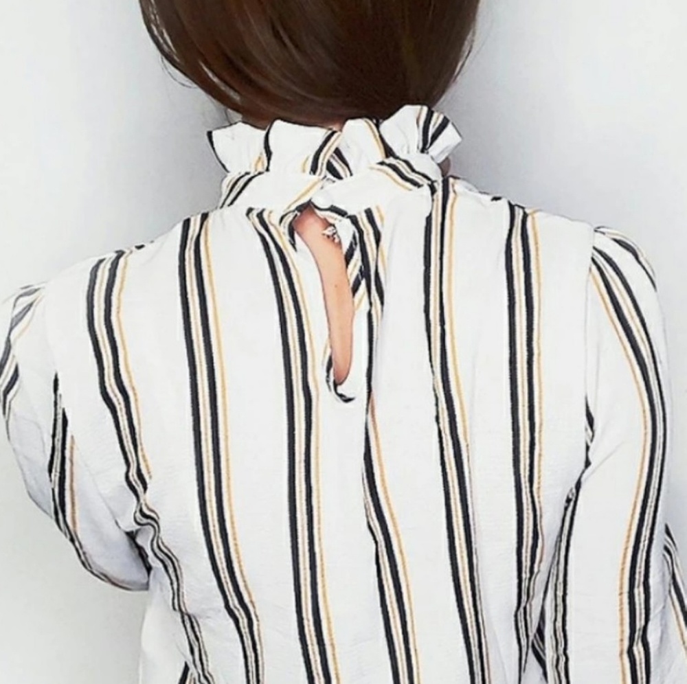 Soft Ruffle Blouse - Picture 2 of 7
